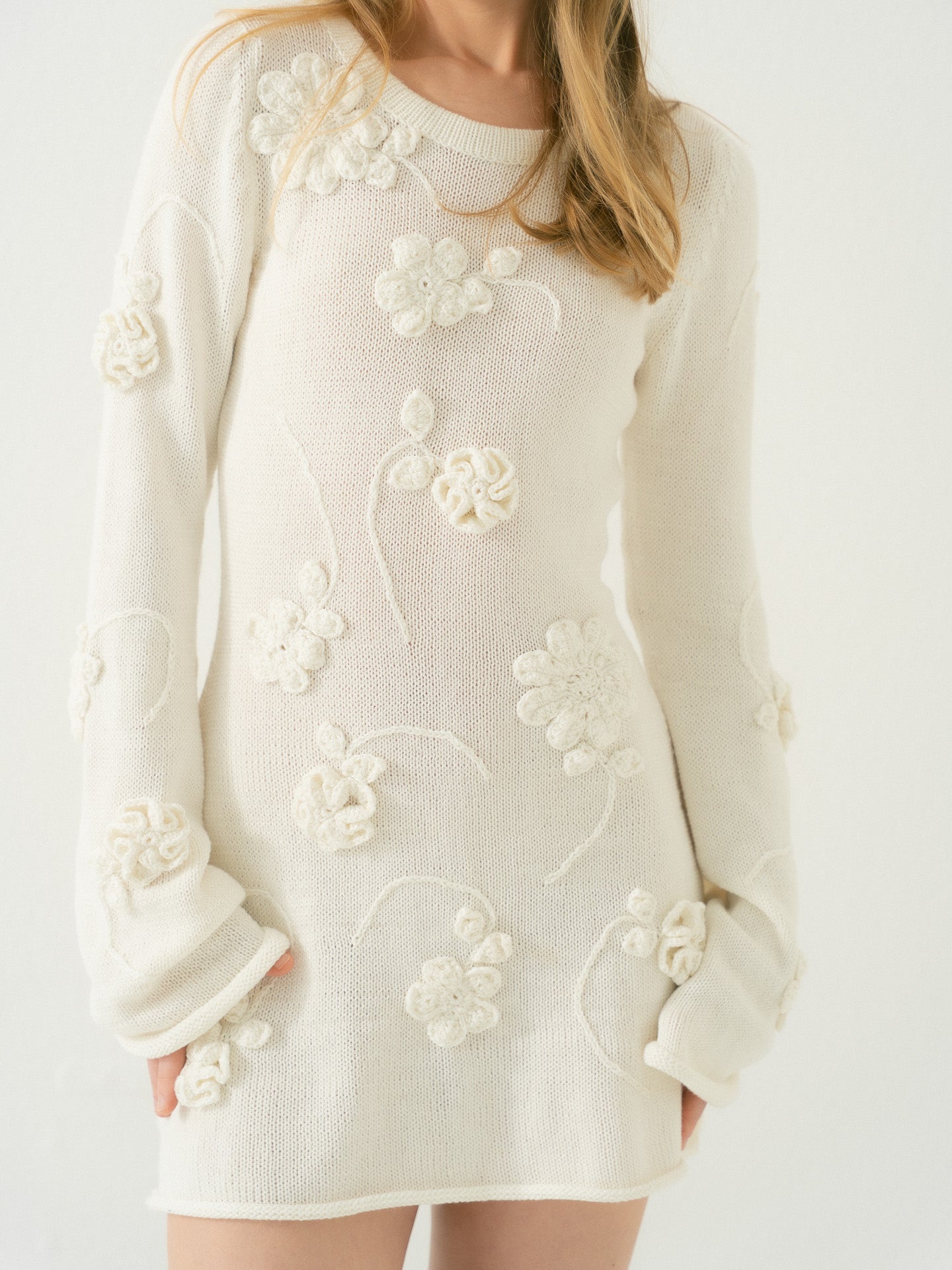 Dress Sensual with knitted Flowers - mini