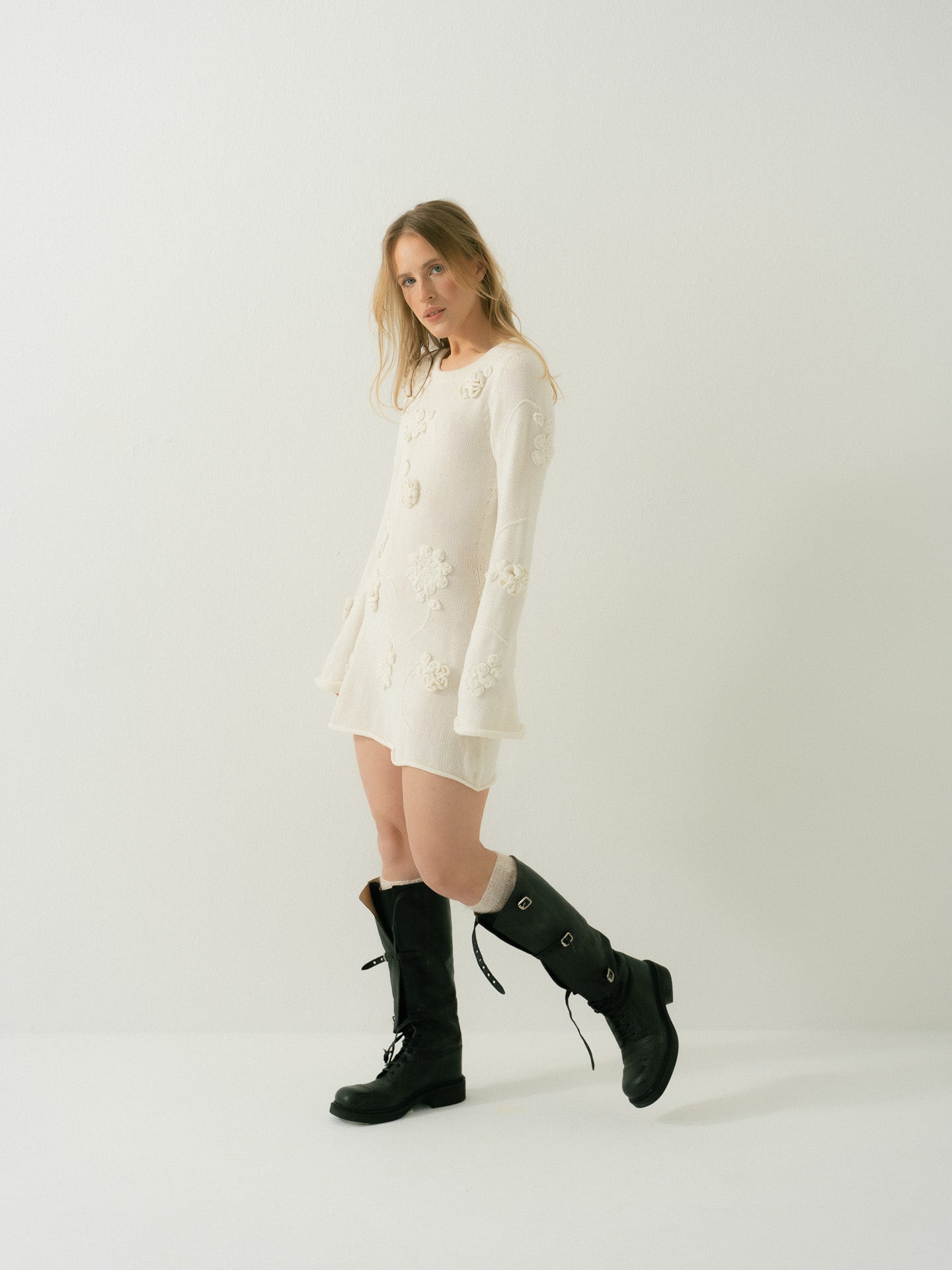 Dress Sensual with knitted Flowers - mini