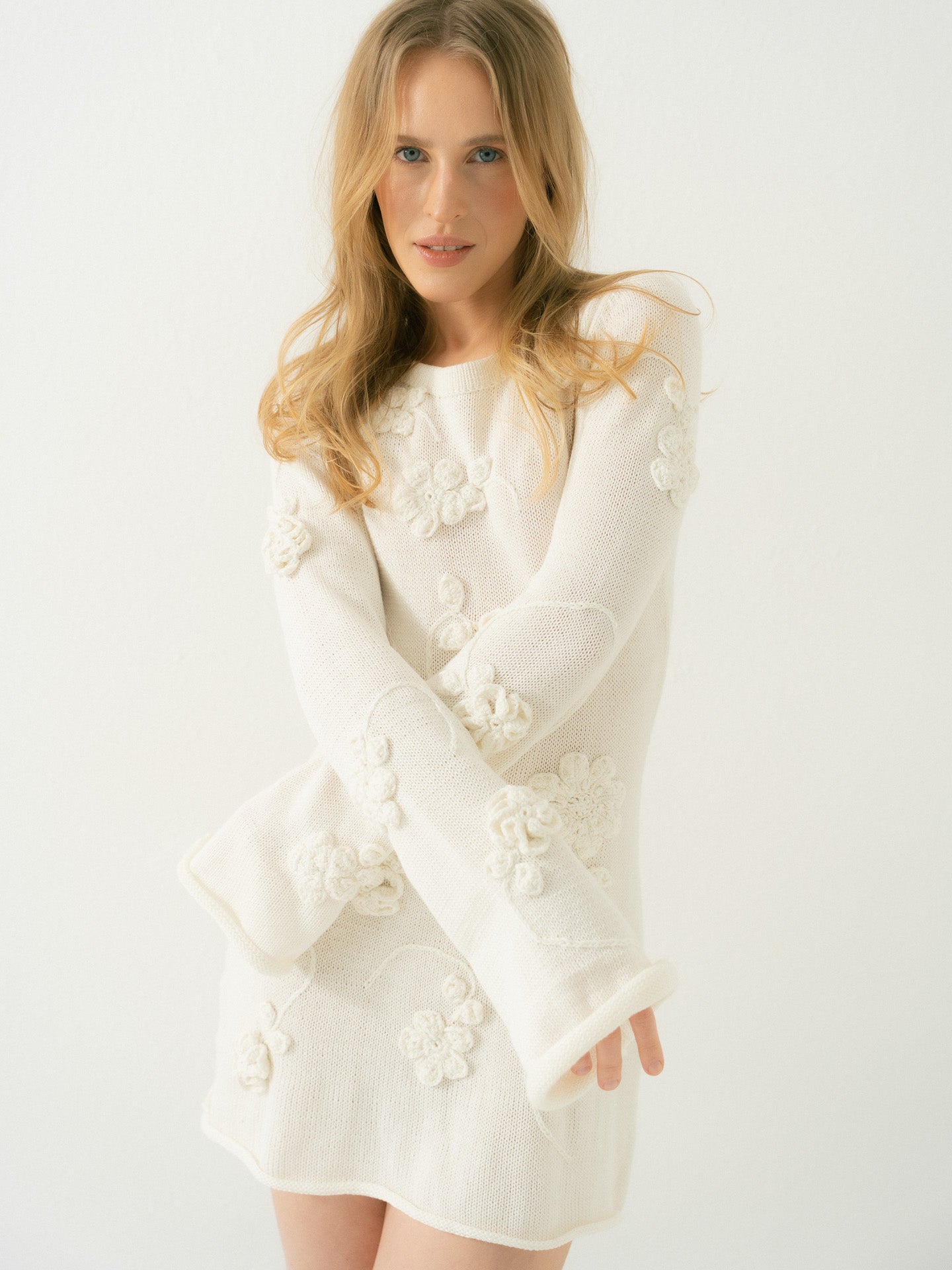 Dress Sensual with knitted Flowers - mini