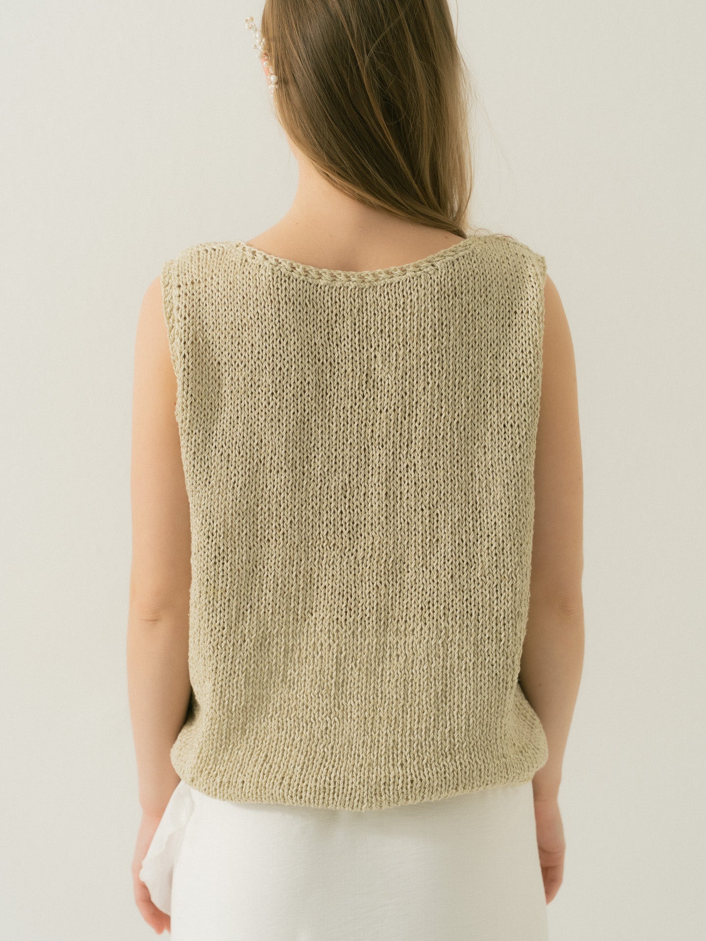 Structured handknitted tank