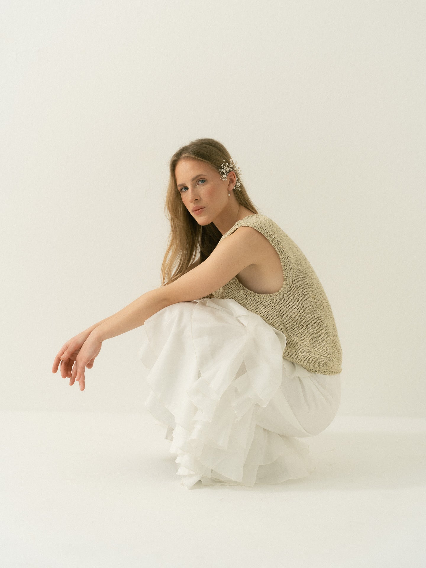 Structured handknitted tank