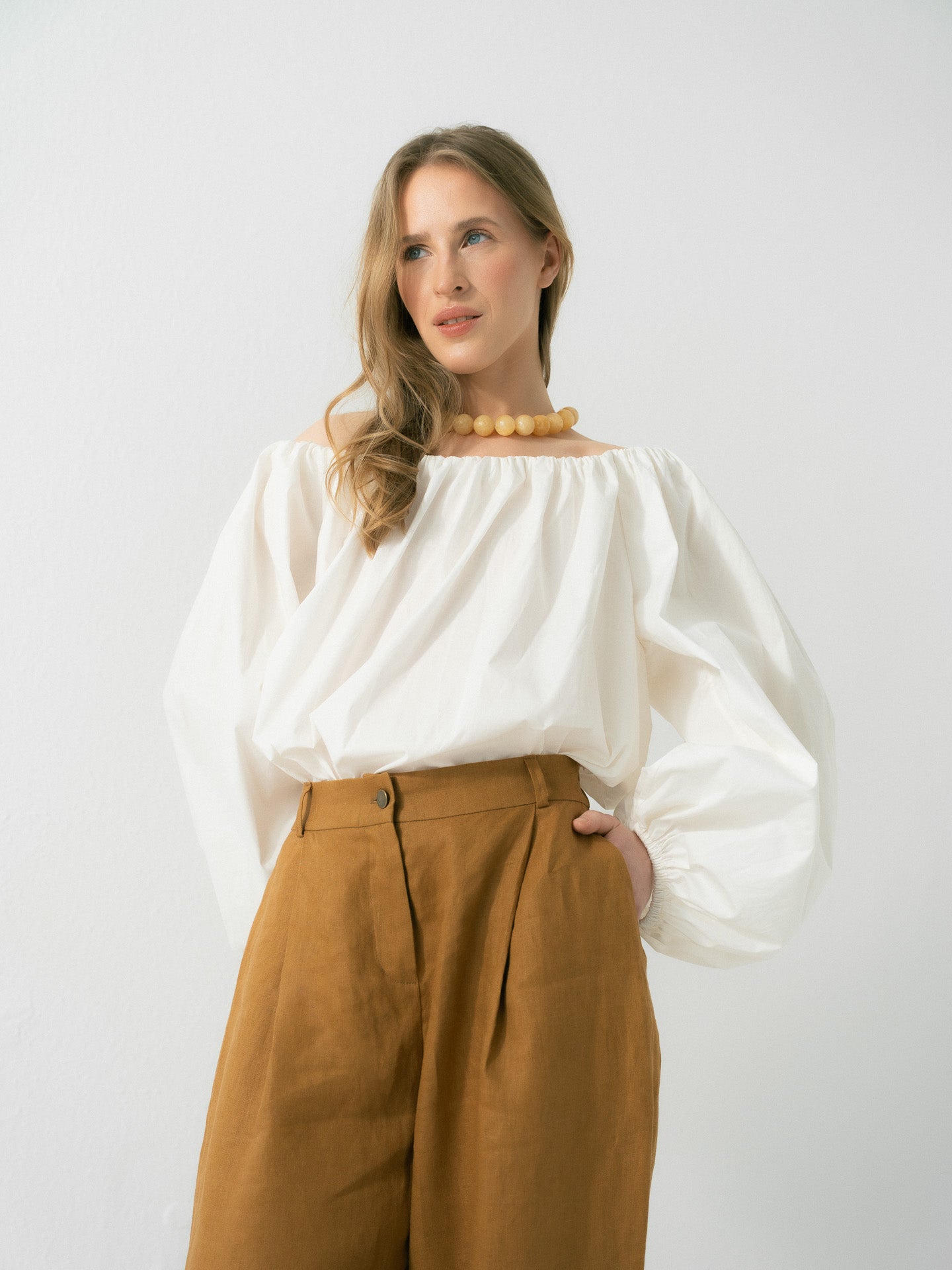 Harmony blouse with dropped shoulders White
