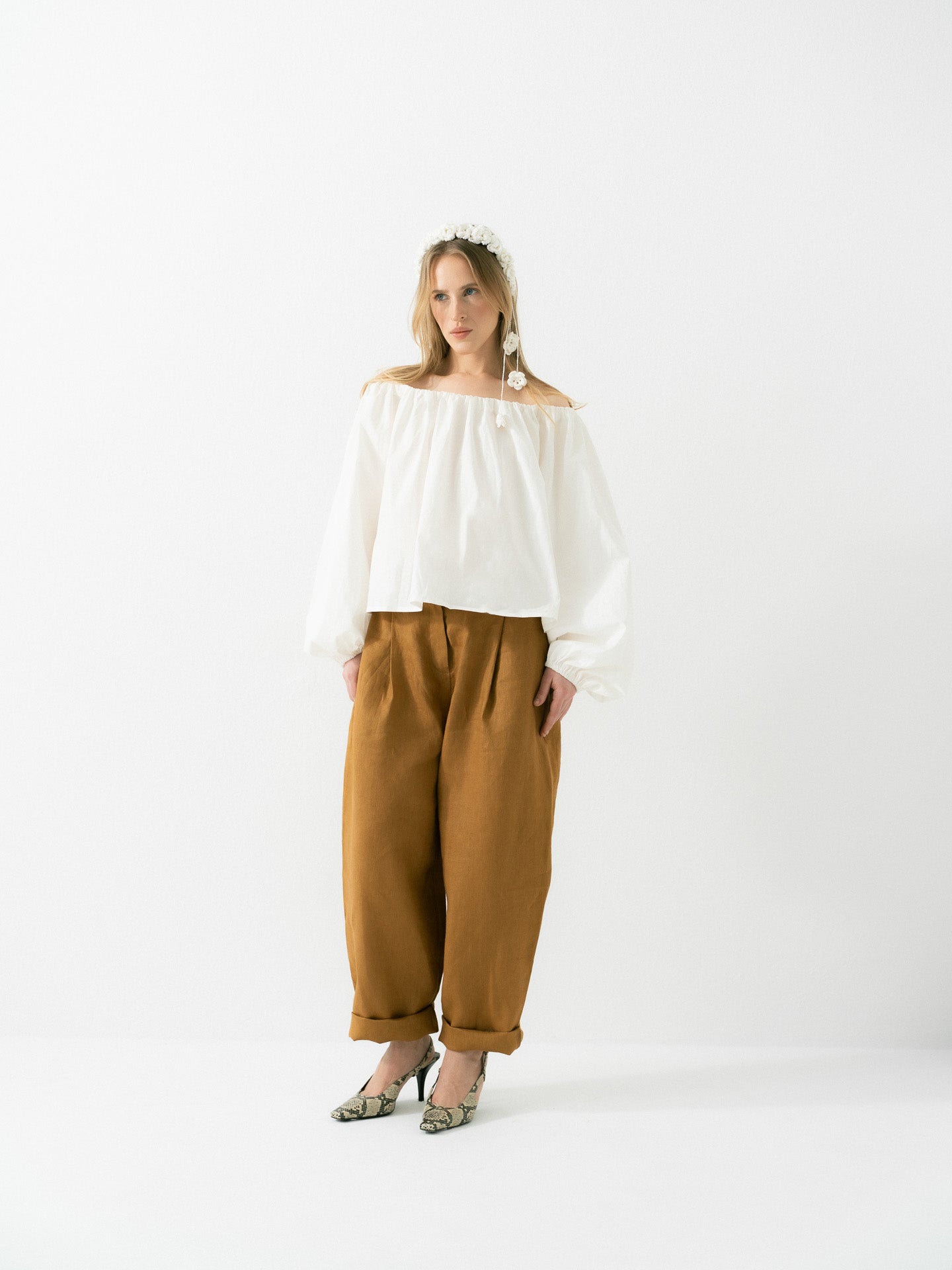 Harmony blouse with dropped shoulders White
