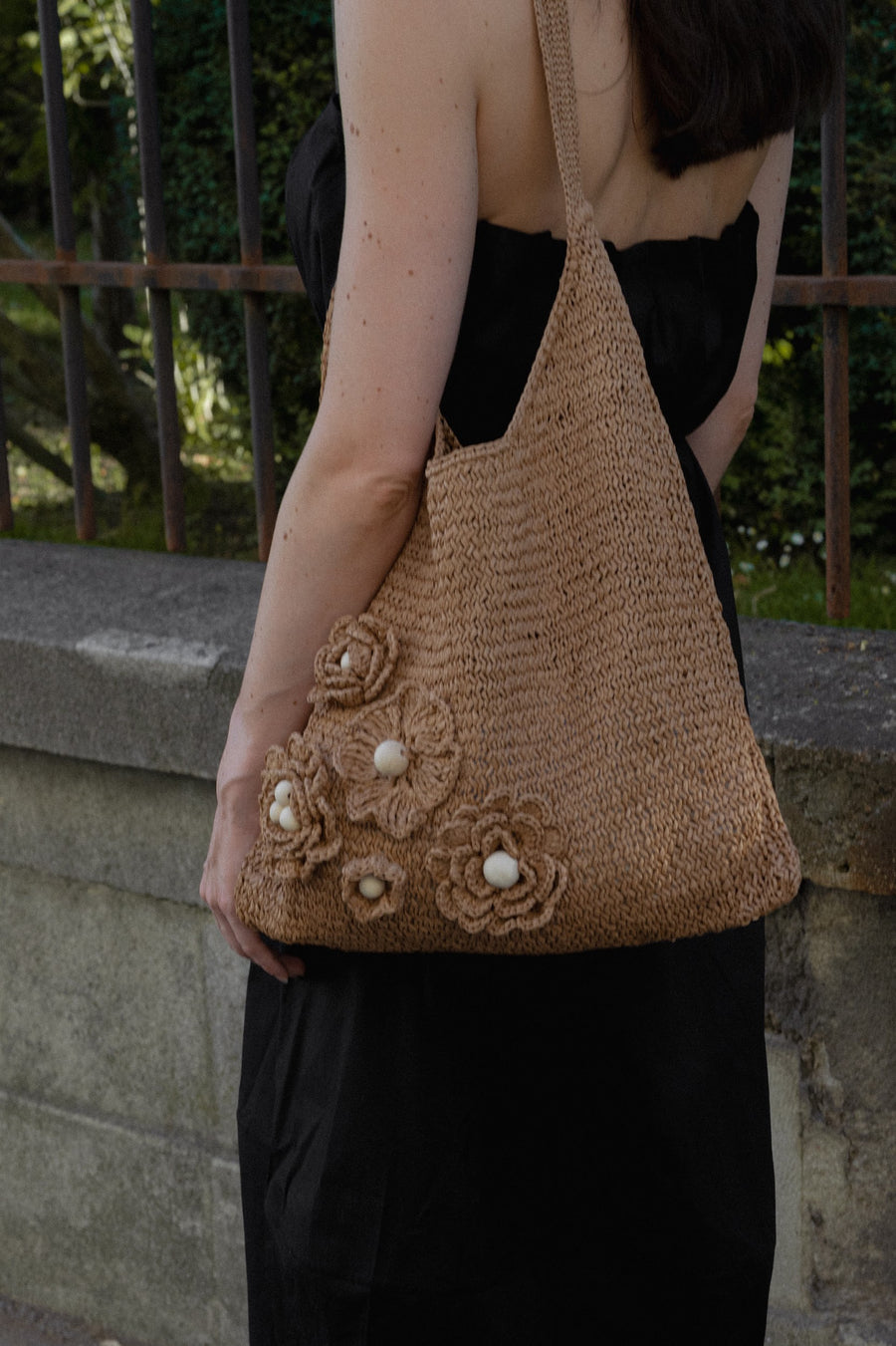 Raffia Tote with Knitted Flowers