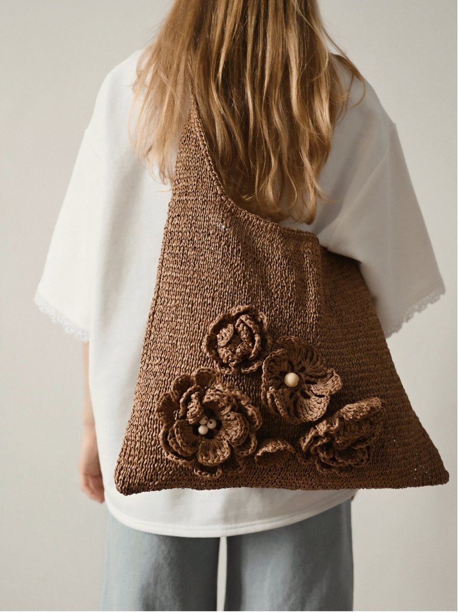 Raffia Tote with Knitted Flowers