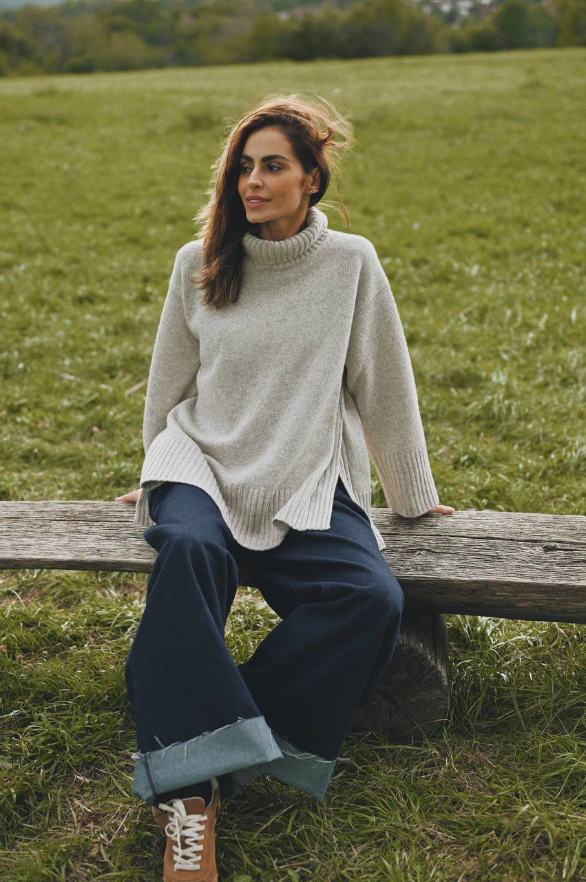 Basic cashmere sweater